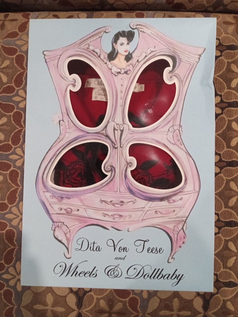 Wheels and Dollbaby Dita Von Teese Red Cardigan BOX INCLUDED - Picture 6 of 7